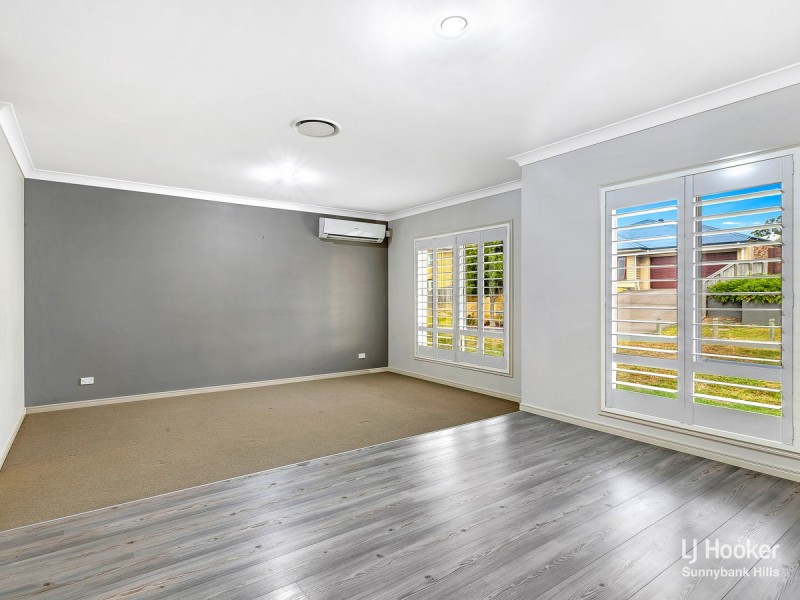 16 Larapinta Circuit, Parkinson QLD 4115