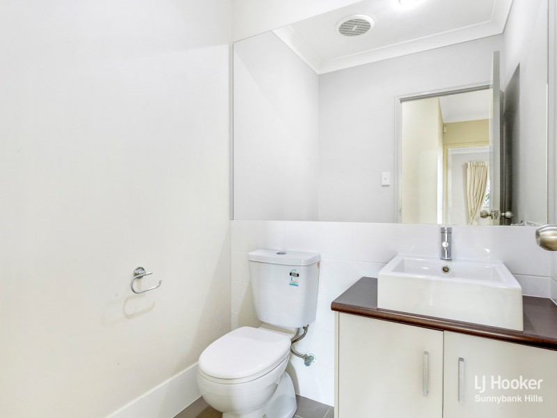 16 Larapinta Circuit, Parkinson QLD 4115