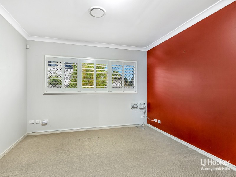 16 Larapinta Circuit, Parkinson QLD 4115