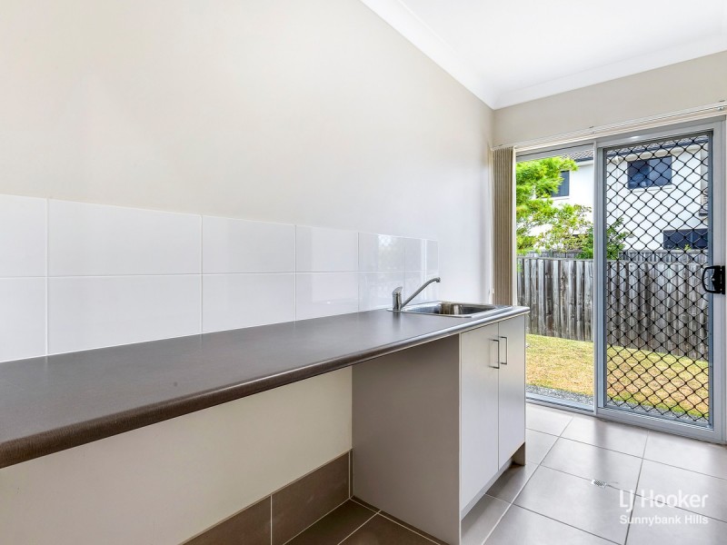 16 Larapinta Circuit, Parkinson QLD 4115