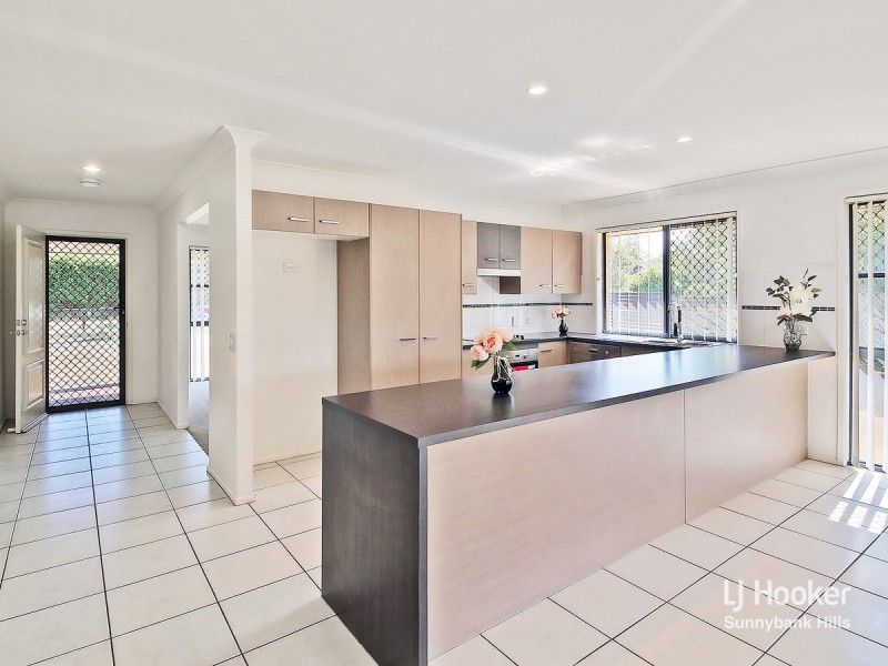 11 Budawang Street, Parkinson QLD 4115