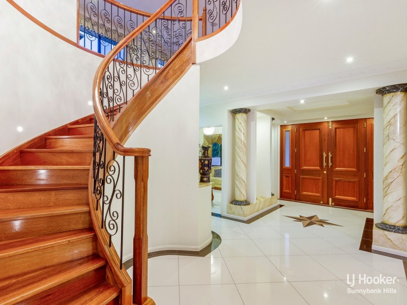 98 White Cedar Circuit, Stretton QLD 4116