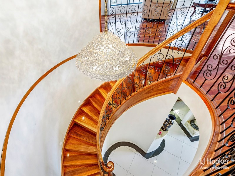 98 White Cedar Circuit, Stretton QLD 4116