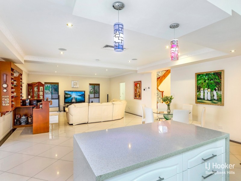 98 White Cedar Circuit, Stretton QLD 4116