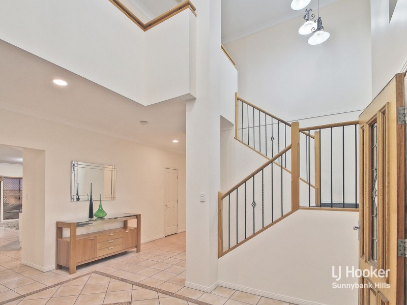 3 Conifer Street, Carindale QLD 4152