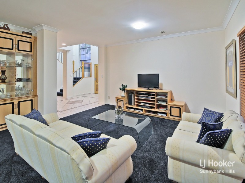 3 Conifer Street, Carindale QLD 4152