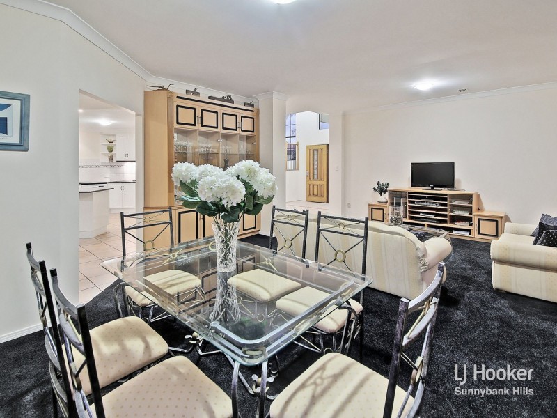 3 Conifer Street, Carindale QLD 4152