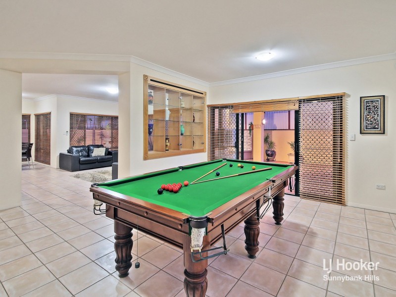 3 Conifer Street, Carindale QLD 4152