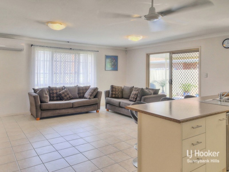 9 Innes Close, Parkinson QLD 4115