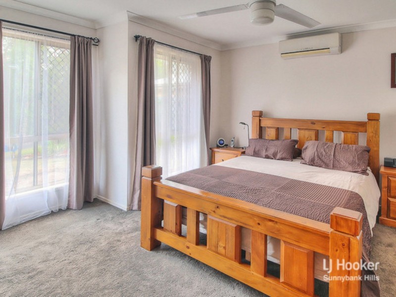 9 Innes Close, Parkinson QLD 4115