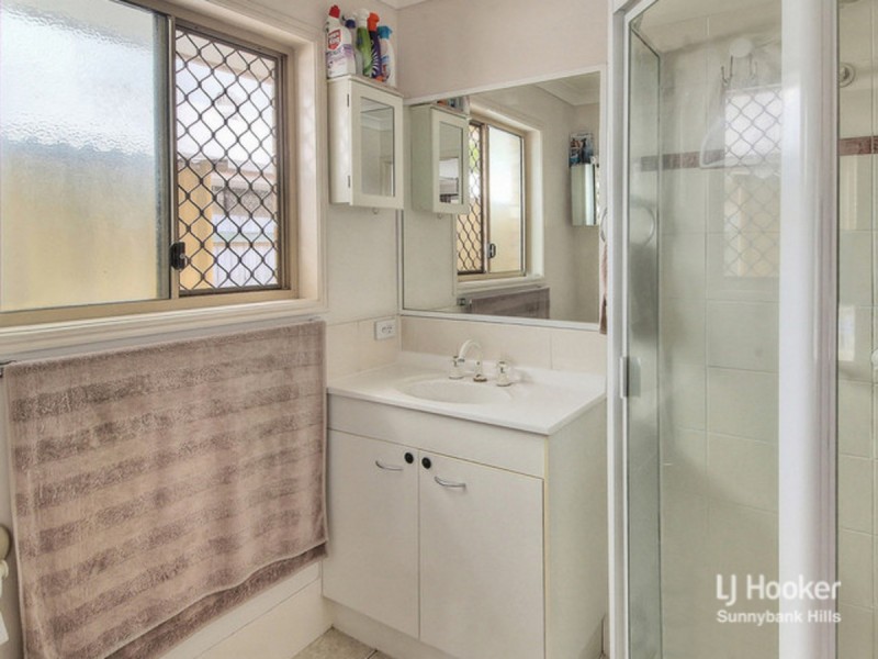 9 Innes Close, Parkinson QLD 4115