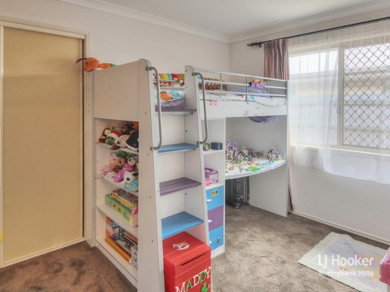 9 Innes Close, Parkinson QLD 4115