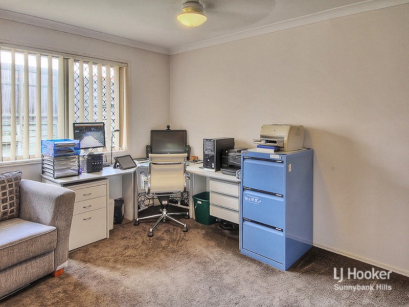 9 Innes Close, Parkinson QLD 4115