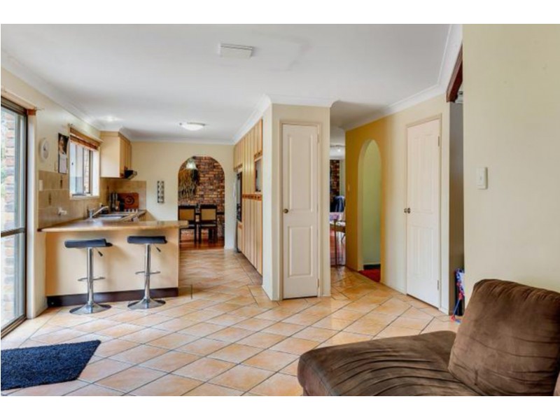 10 Endeavour Court, Park Ridge QLD 4125