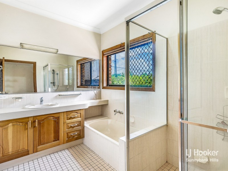 4 Gleneagles Court, Sunnybank QLD 4109