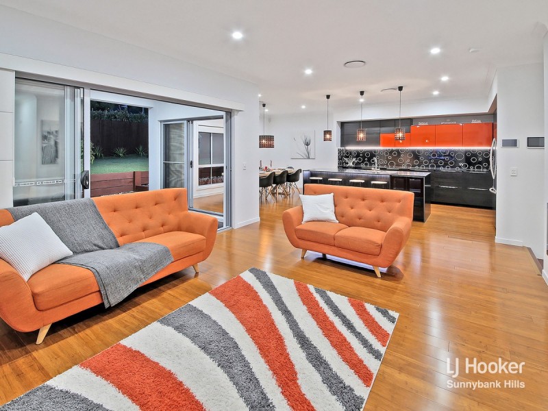 6 Sunshine Place, Eight Mile Plains QLD 4113