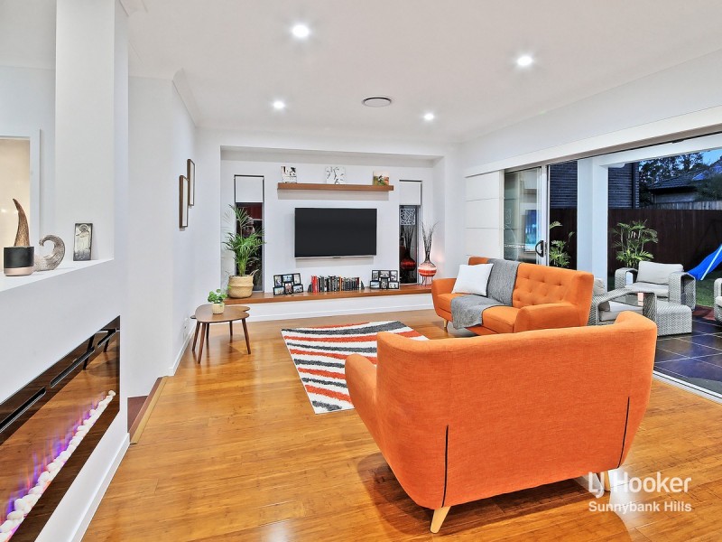 6 Sunshine Place, Eight Mile Plains QLD 4113