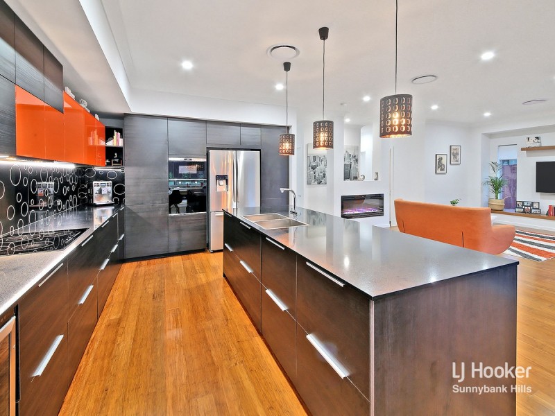 6 Sunshine Place, Eight Mile Plains QLD 4113