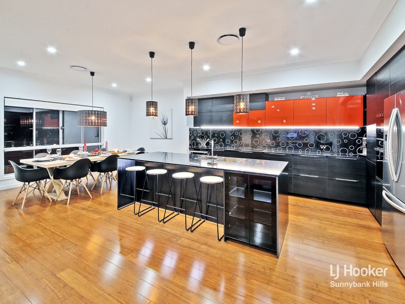 6 Sunshine Place, Eight Mile Plains QLD 4113