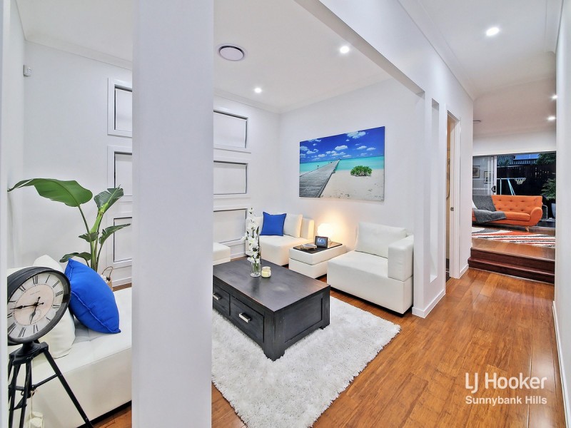 6 Sunshine Place, Eight Mile Plains QLD 4113