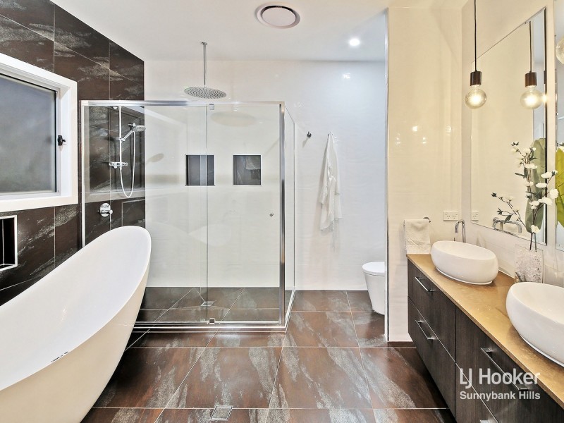 6 Sunshine Place, Eight Mile Plains QLD 4113