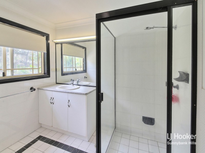 17 Cottonwood Crescent, Calamvale QLD 4116