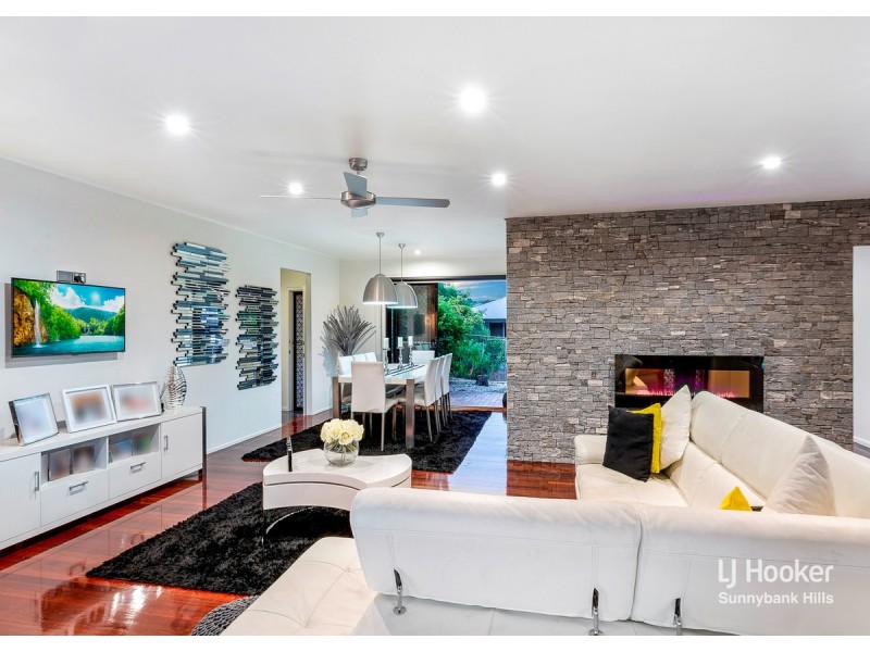 11 Akora Street, Macgregor QLD 4109