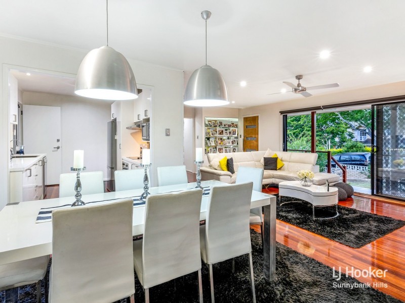 11 Akora Street, Macgregor QLD 4109