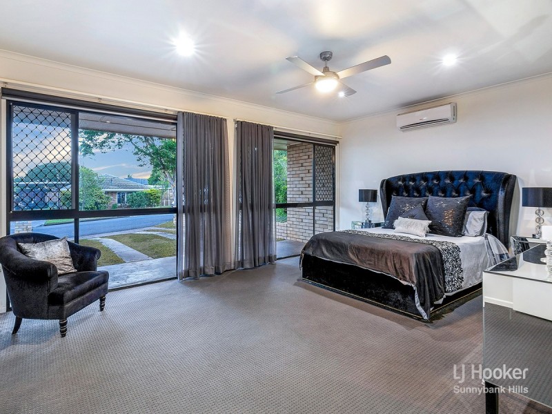 11 Akora Street, Macgregor QLD 4109