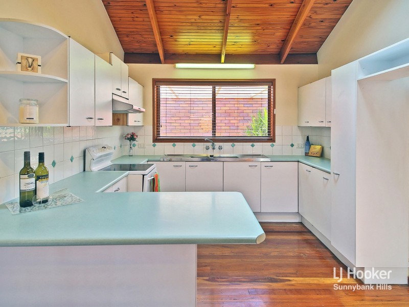 77 Honeywood Street, Sunnybank Hills QLD 4109