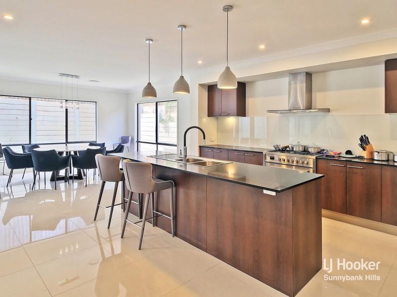 57 Ridgeview Street, Carindale QLD 4152