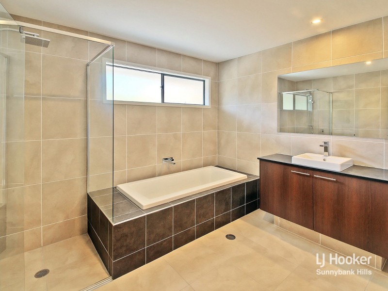 57 Ridgeview Street, Carindale QLD 4152