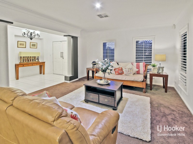 17 Manor Street, Eight Mile Plains QLD 4113