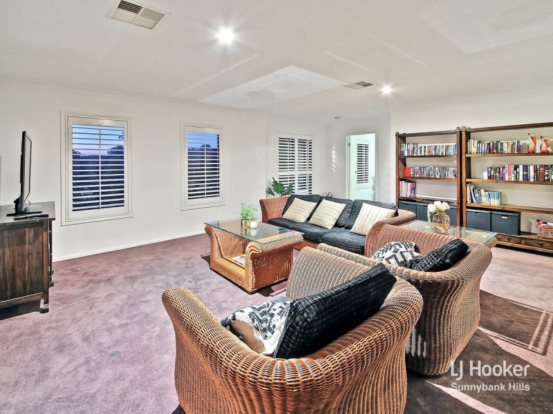 17 Manor Street, Eight Mile Plains QLD 4113