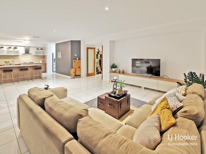 17 Manor Street, Eight Mile Plains QLD 4113