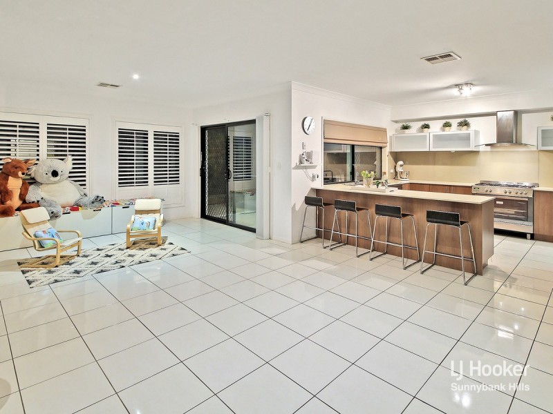 17 Manor Street, Eight Mile Plains QLD 4113