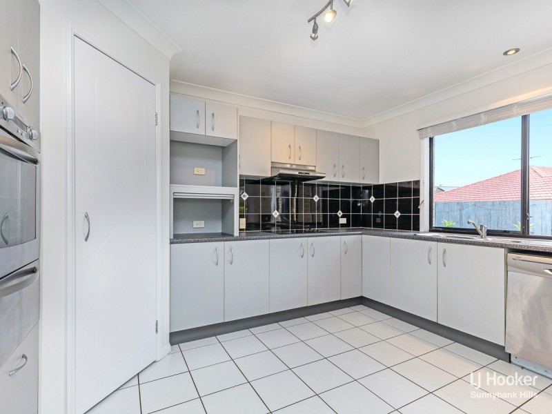27 Finke Close, Parkinson QLD 4115