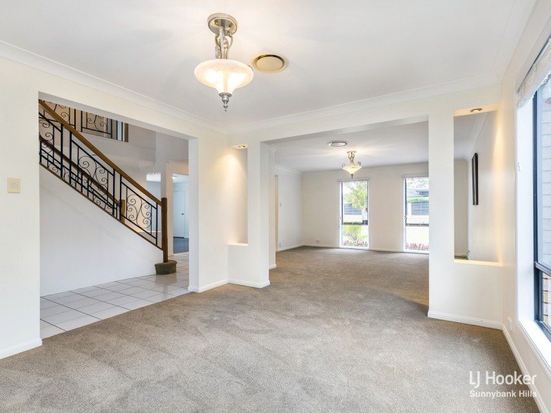 27 Finke Close, Parkinson QLD 4115