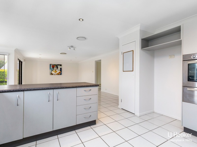 27 Finke Close, Parkinson QLD 4115