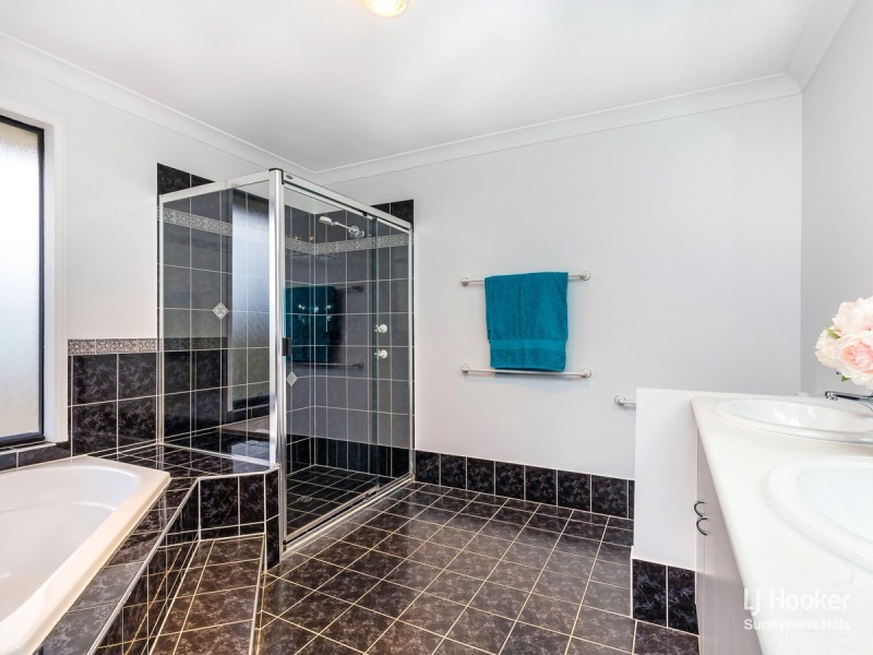 27 Finke Close, Parkinson QLD 4115