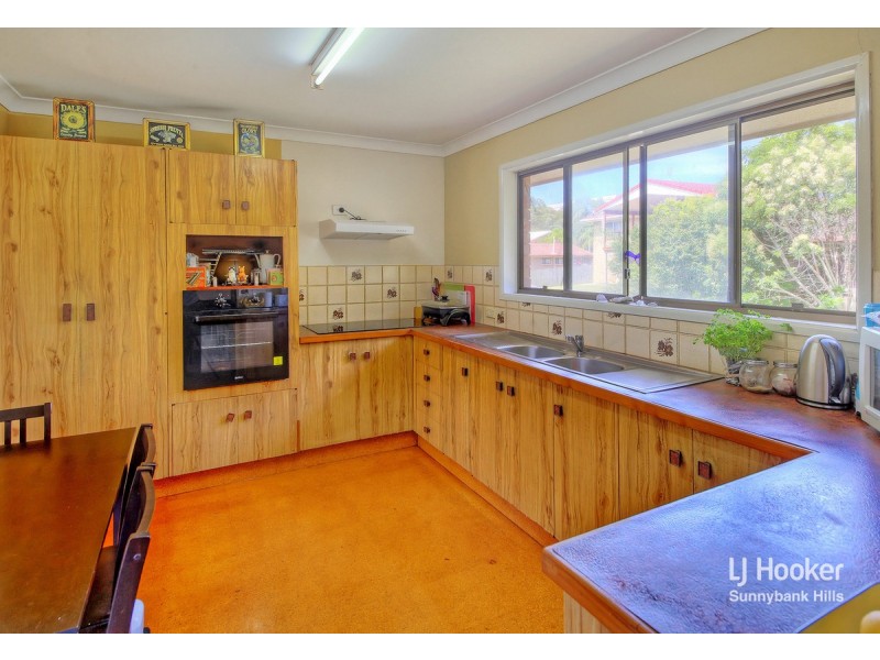 14 Estoril Street, Robertson QLD 4109