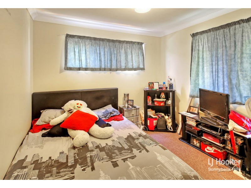 14 Estoril Street, Robertson QLD 4109