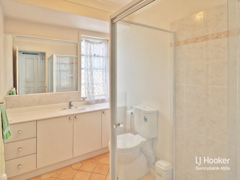 60 Golden Rain Place, Stretton QLD 4116