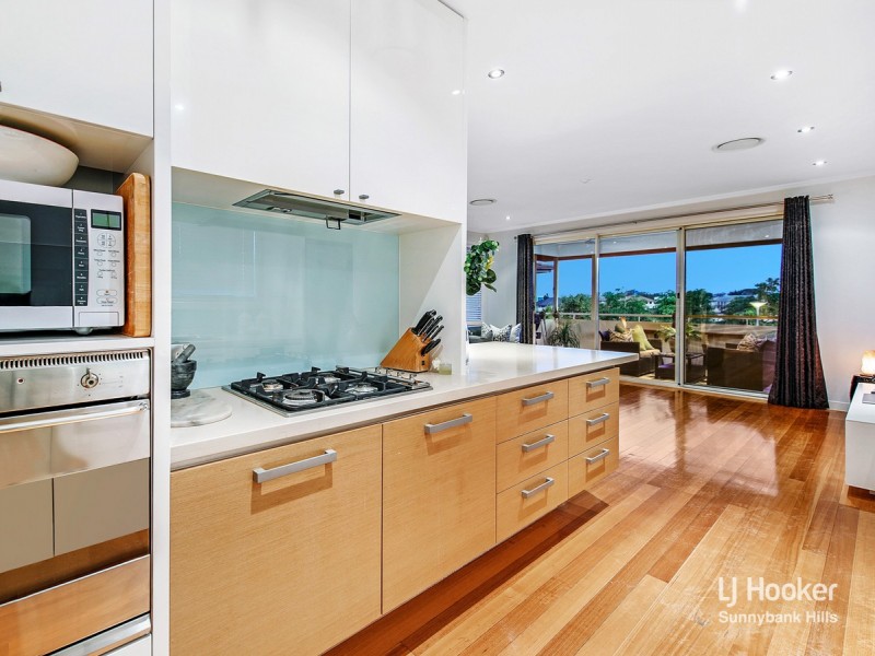 6108 Lugano Drive, Hope Island QLD 4212