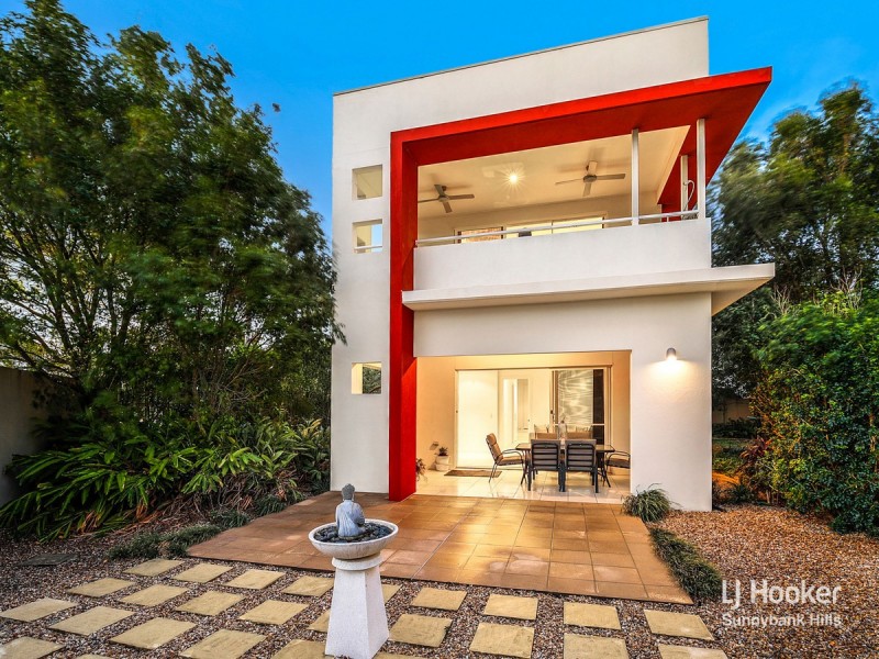 6108 Lugano Drive, Hope Island QLD 4212