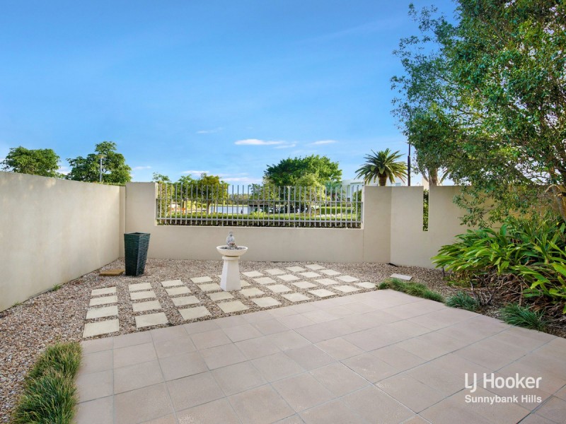 6108 Lugano Drive, Hope Island QLD 4212