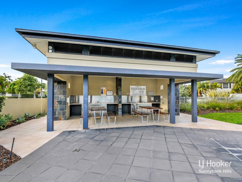 6108 Lugano Drive, Hope Island QLD 4212