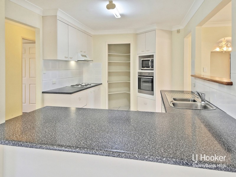 10 Stuart Place, Eight Mile Plains QLD 4113