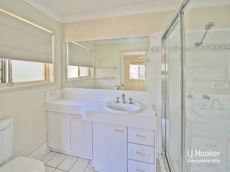 10 Stuart Place, Eight Mile Plains QLD 4113