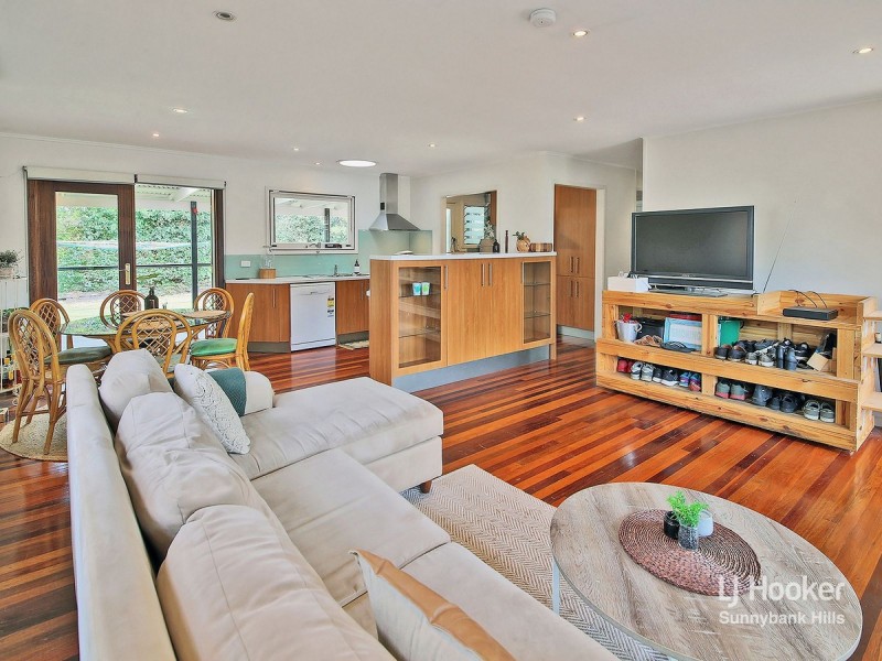 12 Bedser Street, Macgregor QLD 4109